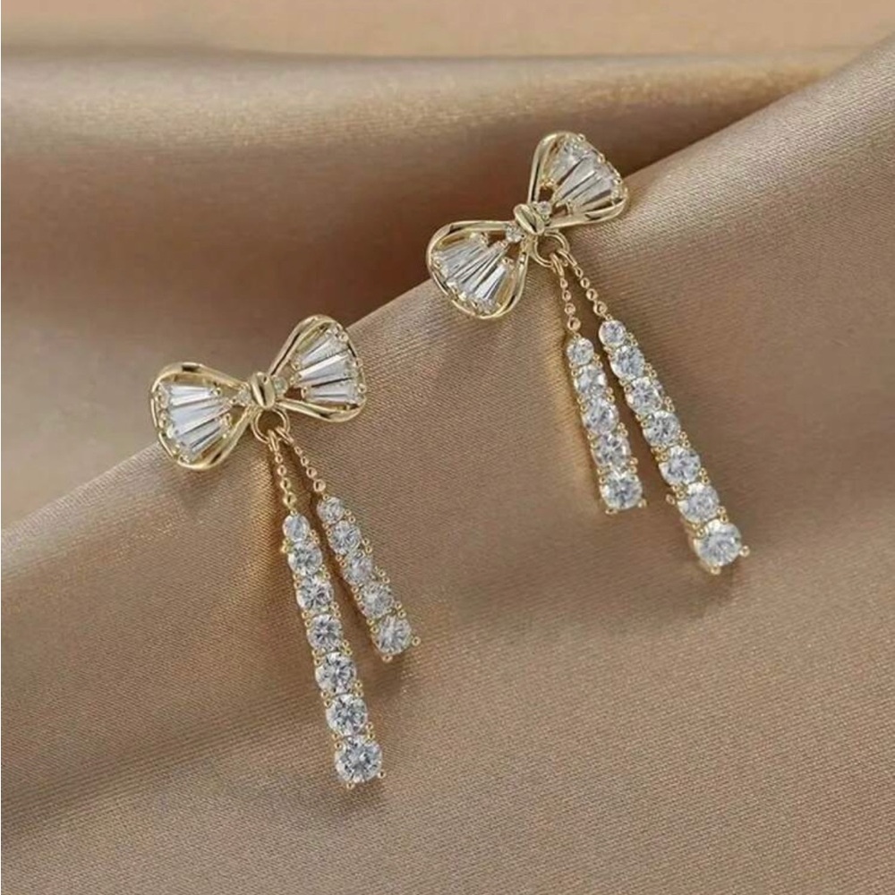 1pair Shiny Bowknot Shaped Crystal Dangle Earrings With Tassel For Women, Gift